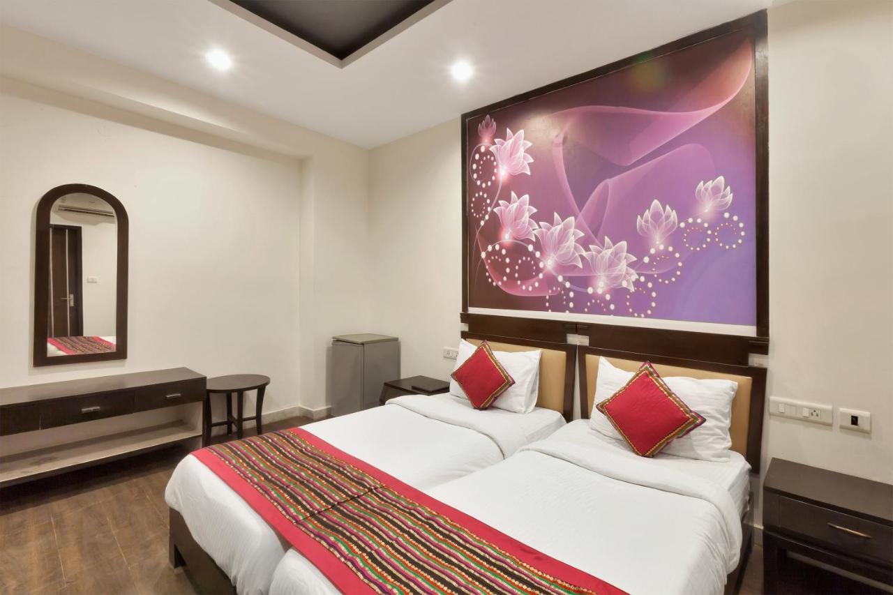 Oyo 9841 The Vivir 1 Hotel Noida Eksteriør billede