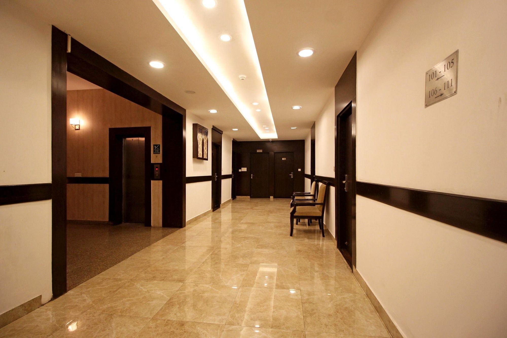 Oyo 9841 The Vivir 1 Hotel Noida Eksteriør billede