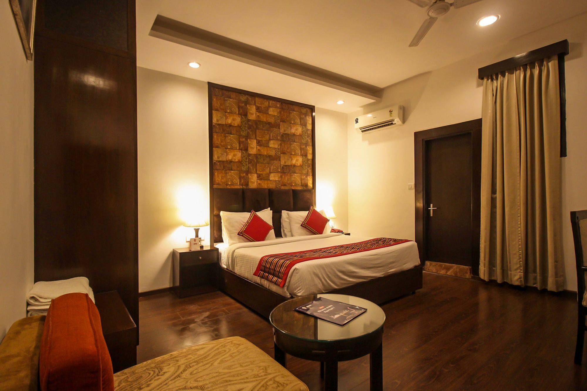 Oyo 9841 The Vivir 1 Hotel Noida Eksteriør billede