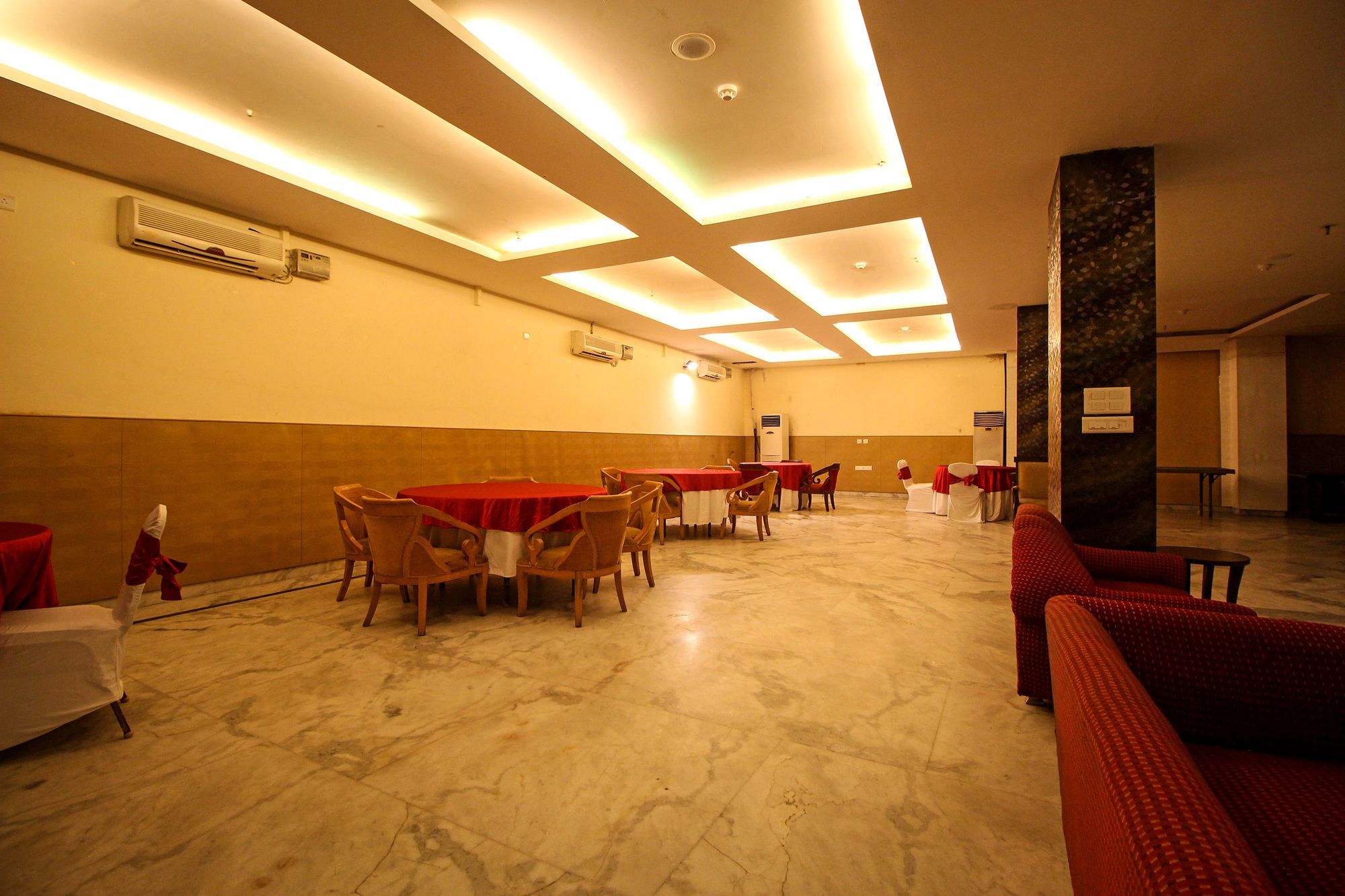 Oyo 9841 The Vivir 1 Hotel Noida Eksteriør billede