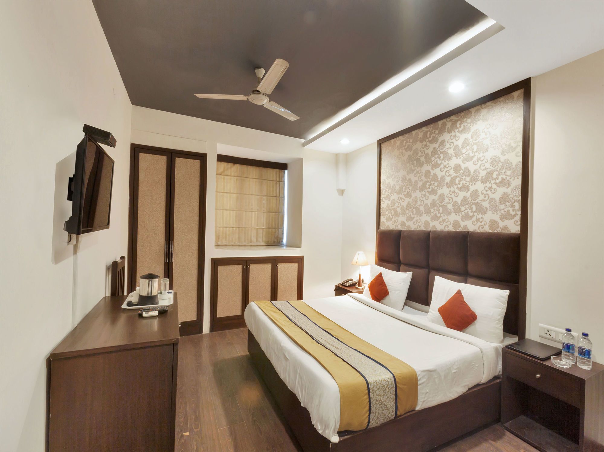 Oyo 9841 The Vivir 1 Hotel Noida Eksteriør billede